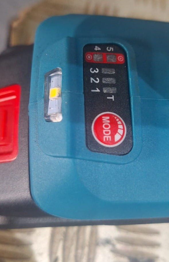 DC21W6   Impact Wrench